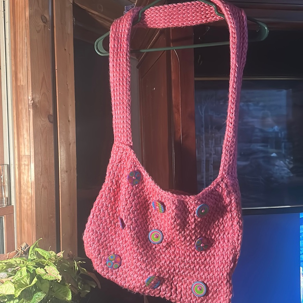 CUSTOM HANDMADE KNITTED SHOULDER MESSENGER BAG BOHO PINK BUTTONS NWOT